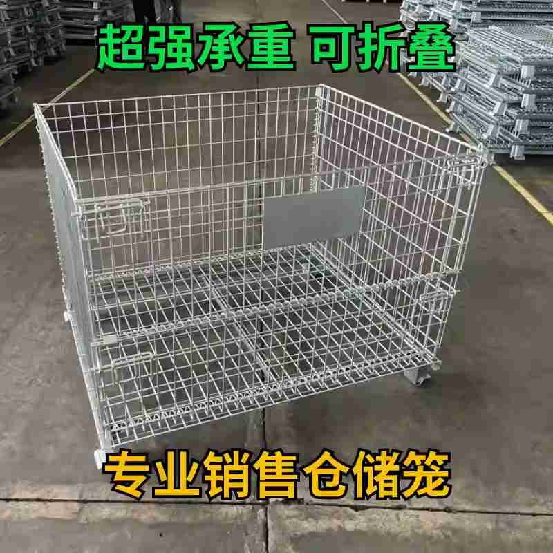 ▲熊缘在社区居民家入户(图源:泸水市融媒体中心)